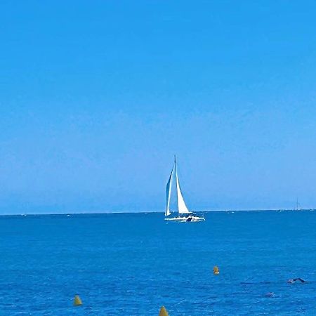 Apartamentos Playa Badalona Bagian luar foto
