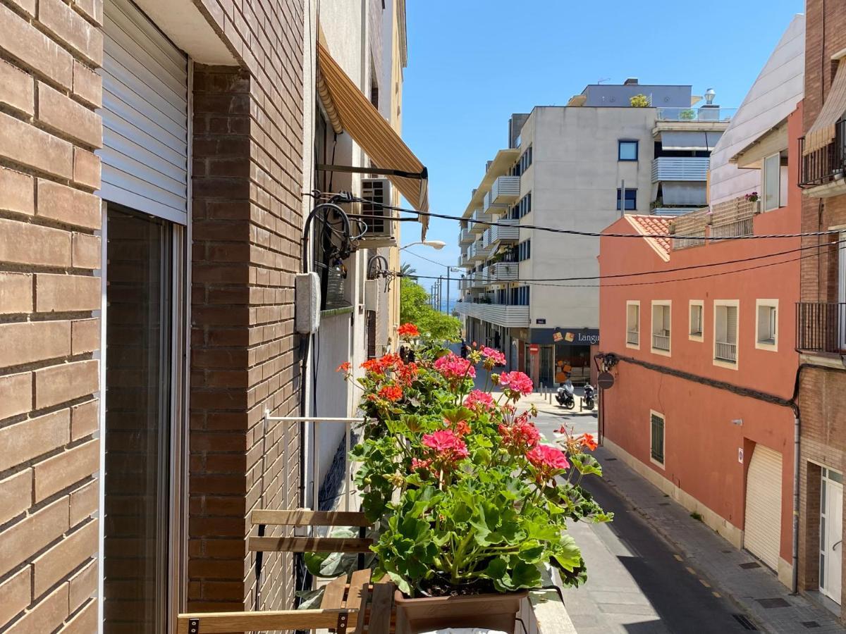 Apartamentos Playa Badalona Bagian luar foto