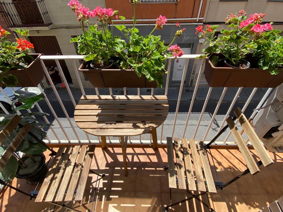 Apartamentos Playa Badalona Bagian luar foto