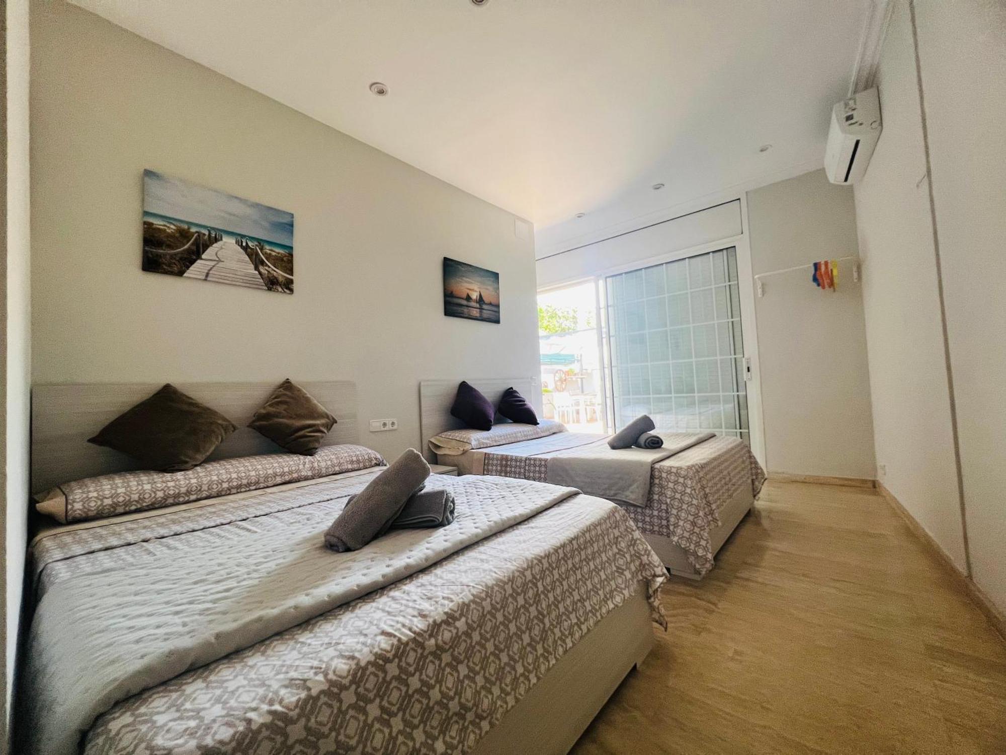Apartamentos Playa Badalona Bagian luar foto