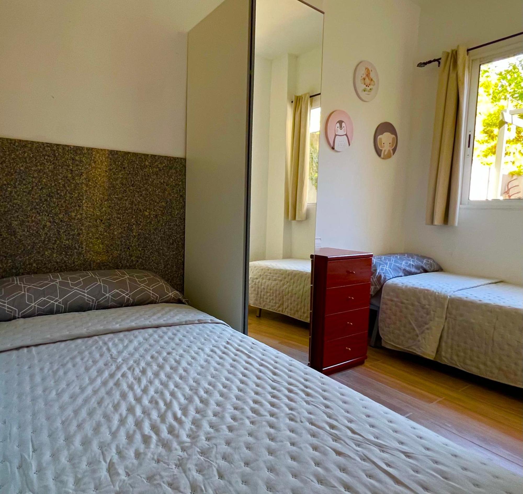 Apartamentos Playa Badalona Bagian luar foto
